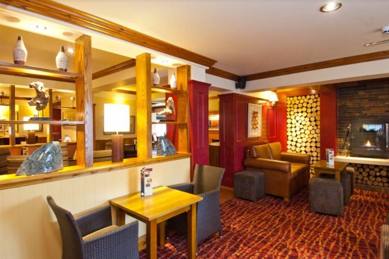 Premier Inn รูจลีย์ ภายนอก รูปภาพ