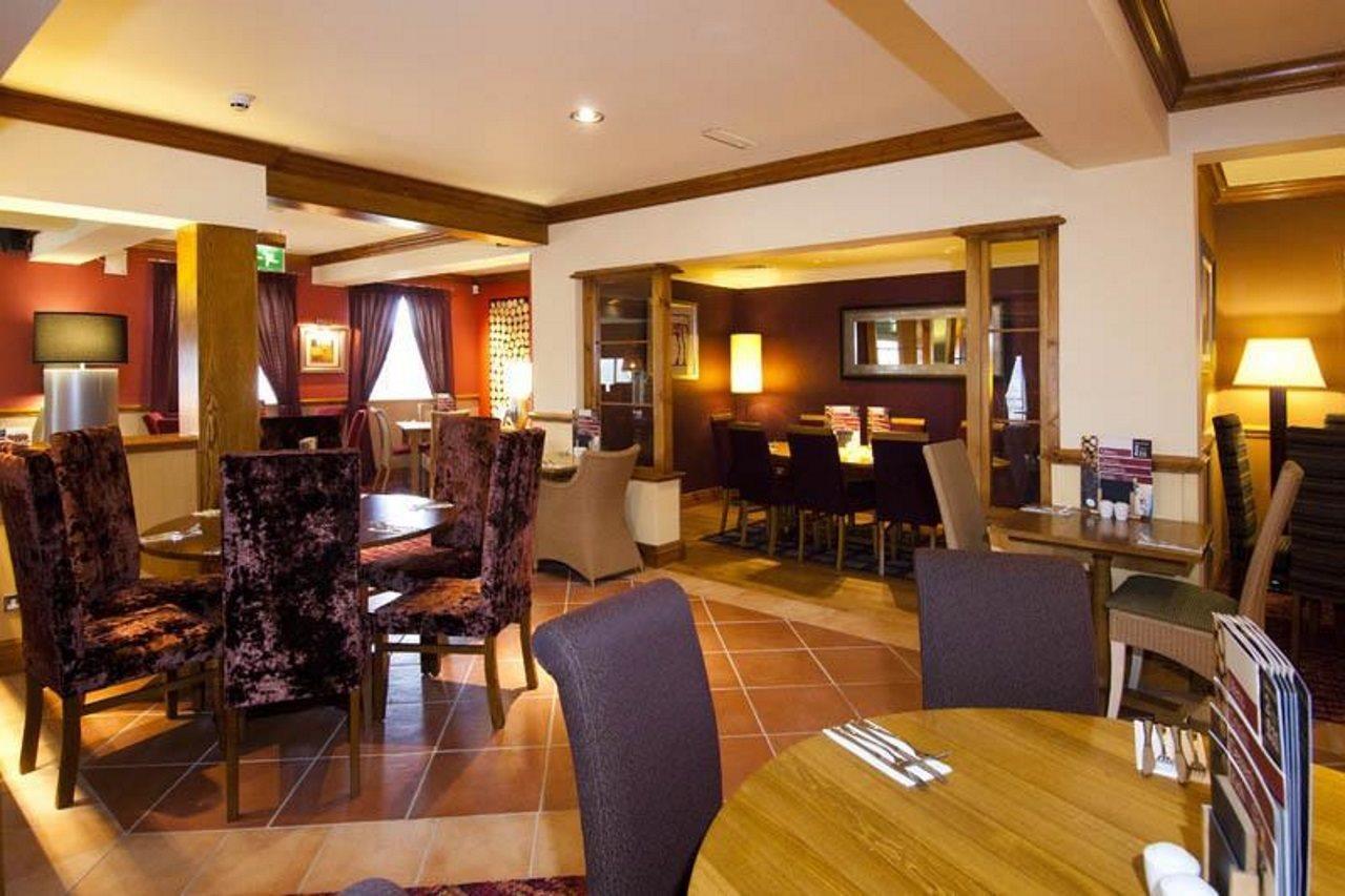 Premier Inn รูจลีย์ ภายนอก รูปภาพ
