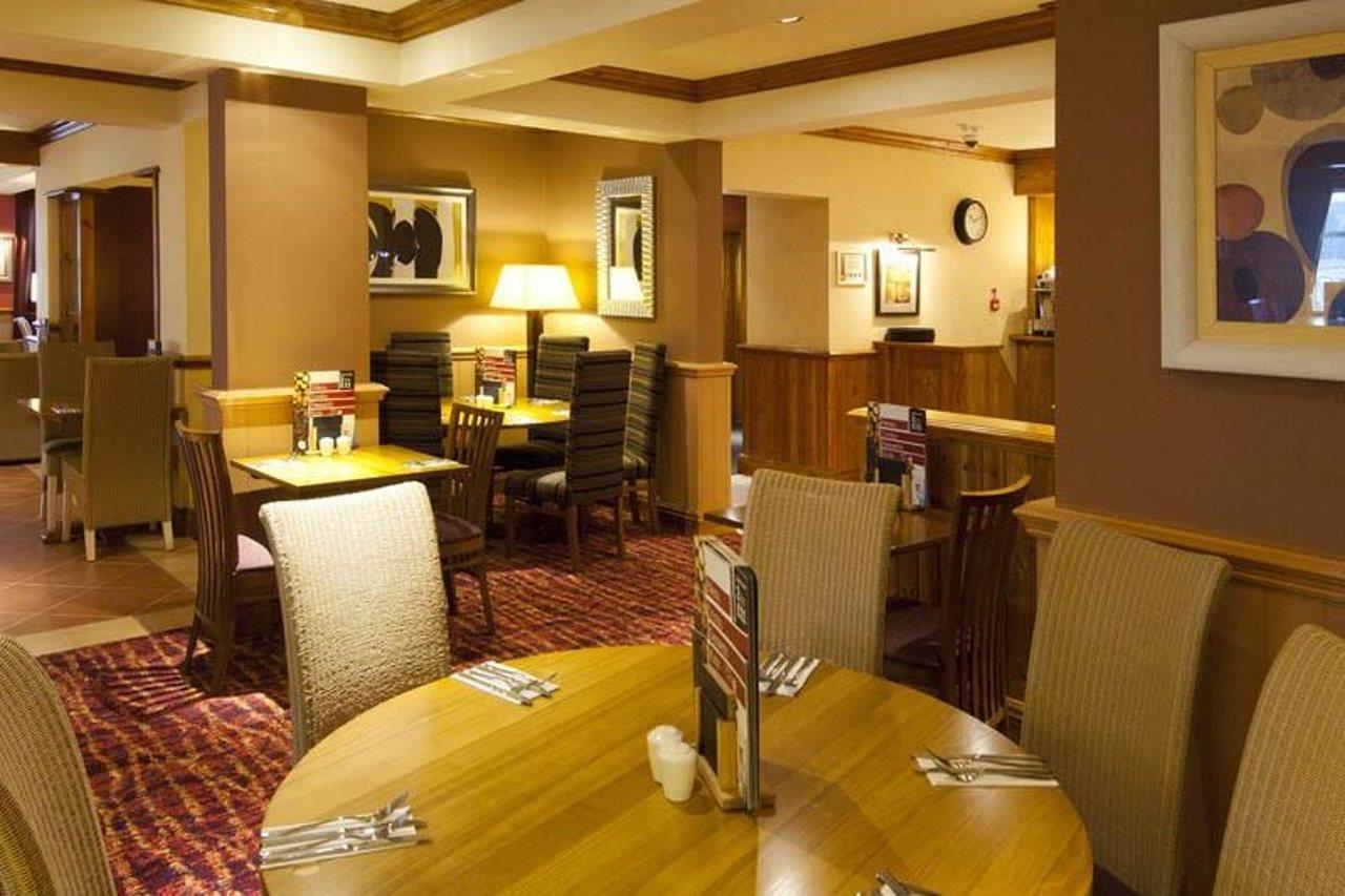 Premier Inn รูจลีย์ ภายนอก รูปภาพ