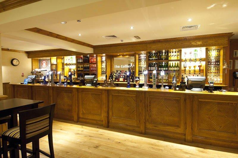 Premier Inn รูจลีย์ ภายนอก รูปภาพ